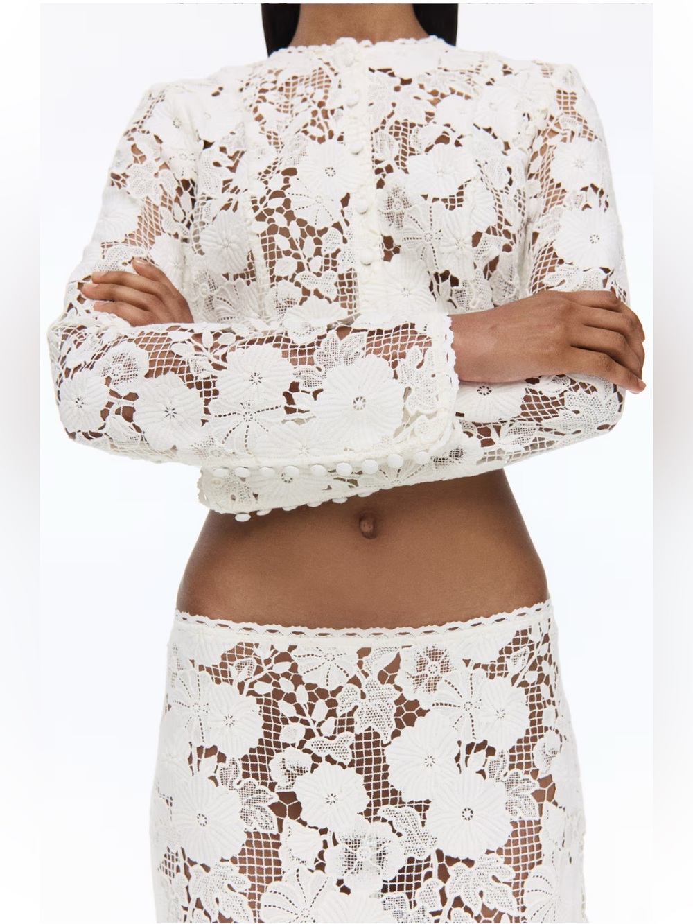 LIVIA NUNES H&M
NWT CREAM BOW-FRONT LACE TOP - Picture 2 of 16